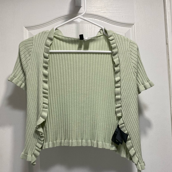 H&M S/P Green One Button Short Sleeve Crop Top - Picture 3 of 4